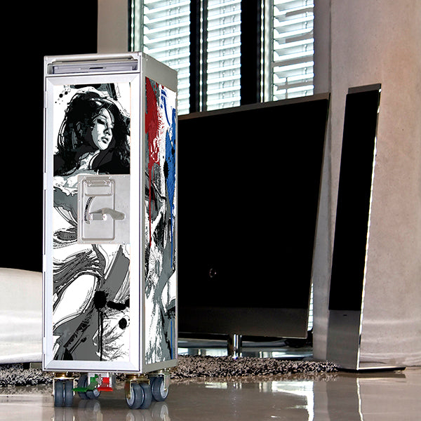 Moderner Airline-Trolley mit Schwarz-Weiß-Rot Frauenillustration vor einem Computerarbeitsplatz