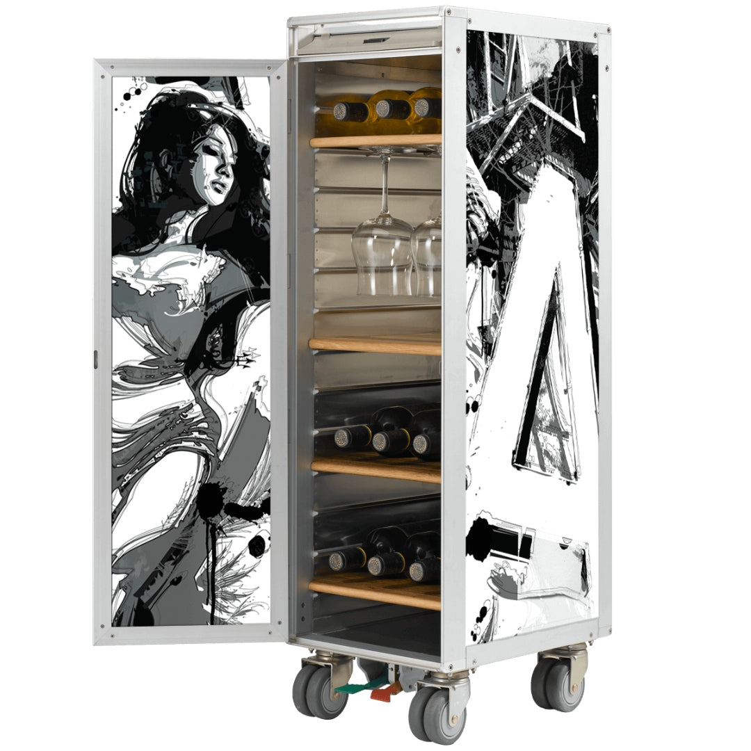 Moderner, rechteckiger Metall-Weinschrank auf Rollen mit Holzregalen, Weinflaschen, Weingläsern und Kunstdesign.