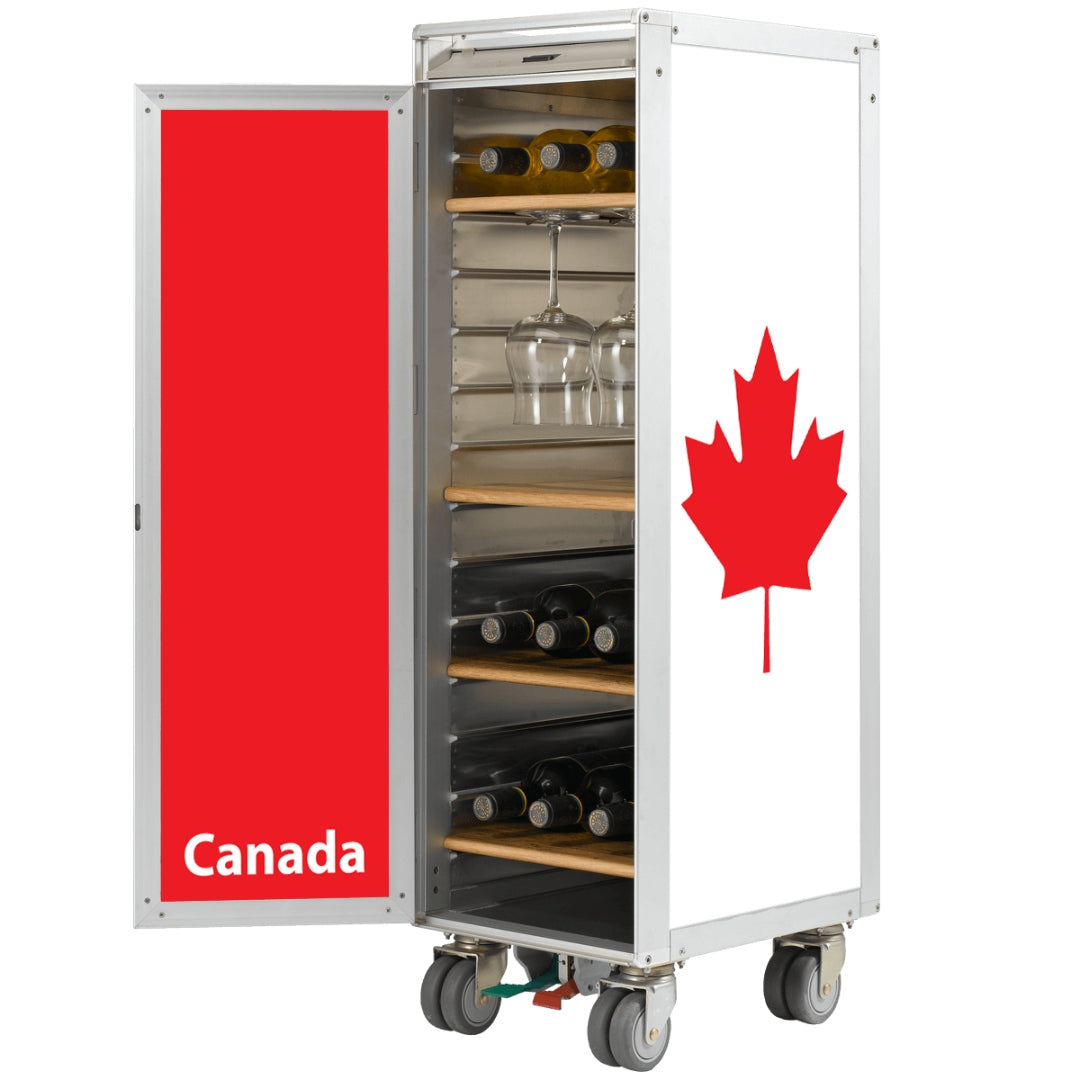 Moderner Metall-Weinkühlschrank mit Holzregalen, Weinflaschen und Ahornblatt-Design.