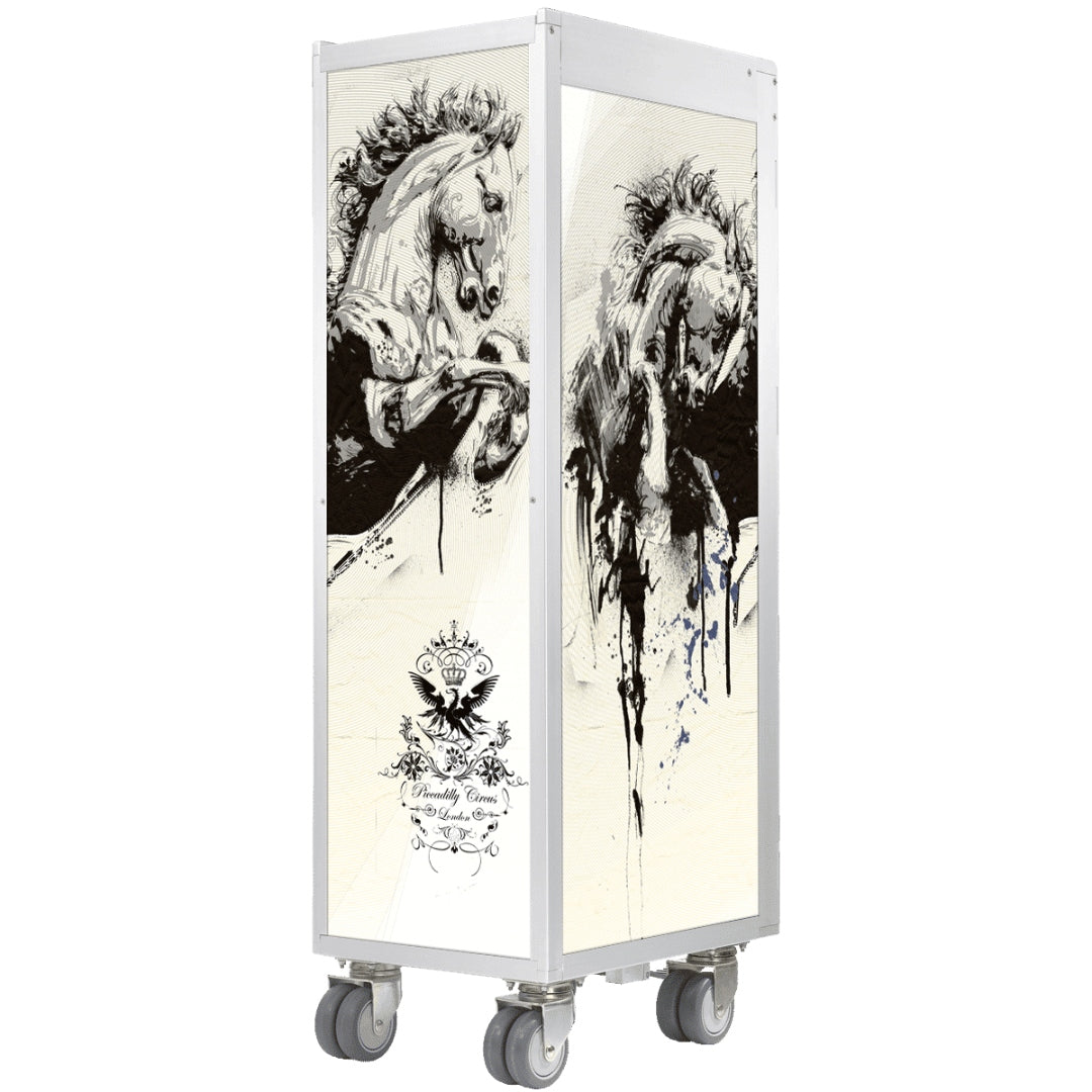 Schmaler rollbarer Aufbewahrungsschrank mit Pferdeskizzen und Kronenadler-Emblem, beschriftet mit Piccadilly Circus London