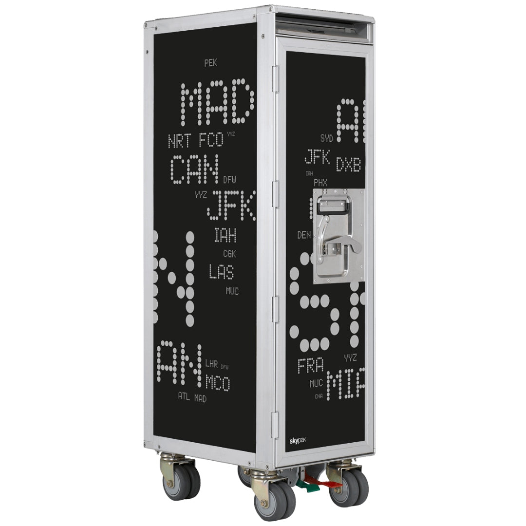 Hochwertiger schwarzer Airline-Service-Trolley mit Metallkanten und weißen Flughafencodes der Marke Skypak