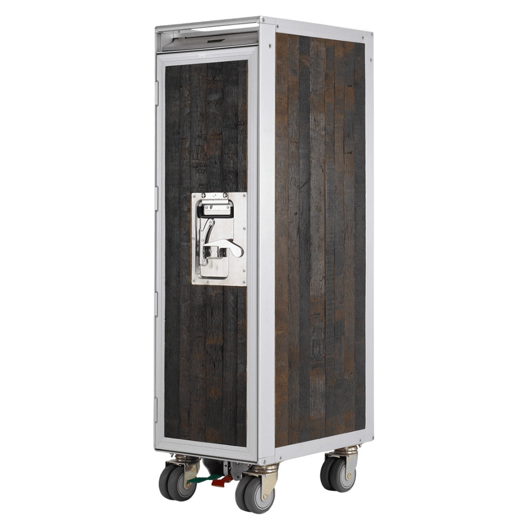 Hochwertiger Flugzeug-Trolley mit silbernem Metallrahmen und dunklen Holzpaneelen auf Rollen