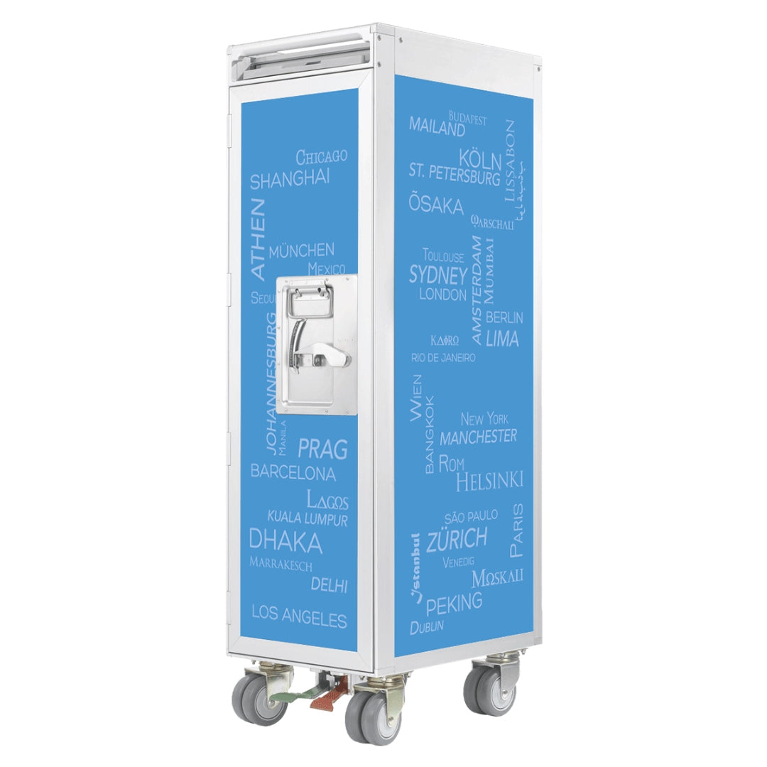 Moderner Flugzeuggasttrolley mit blauen Paneelen, Städtenamen und vier Lenkrollen