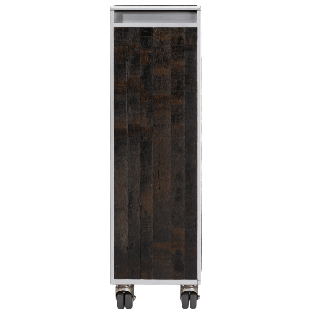 Schmaler, rollender Stauraumwagen mit silbernem Metallrahmen und dunkler Holzfront