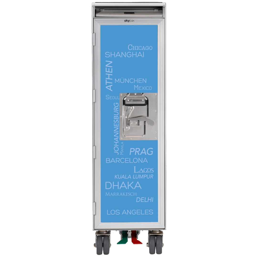 Hochwertiger Airline-Trolley von Skypak mit blauem Türpaneel und Stadtnamen-Aufdrucken.