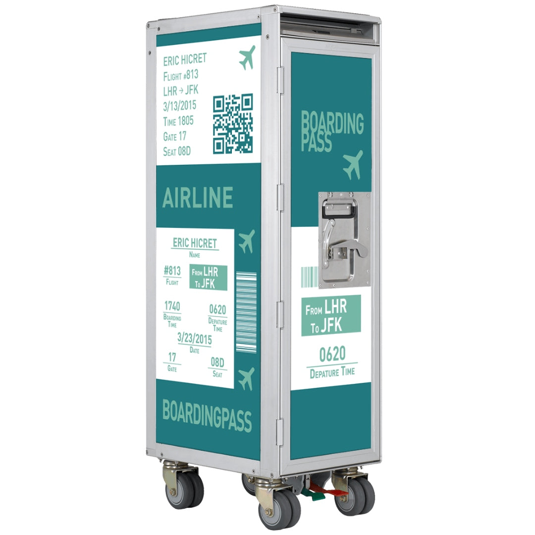 Skypak Airline Trolley mit tealfarbenen Panels und Boardingpass-Motiven, Flug 813 von LHR nach JFK.