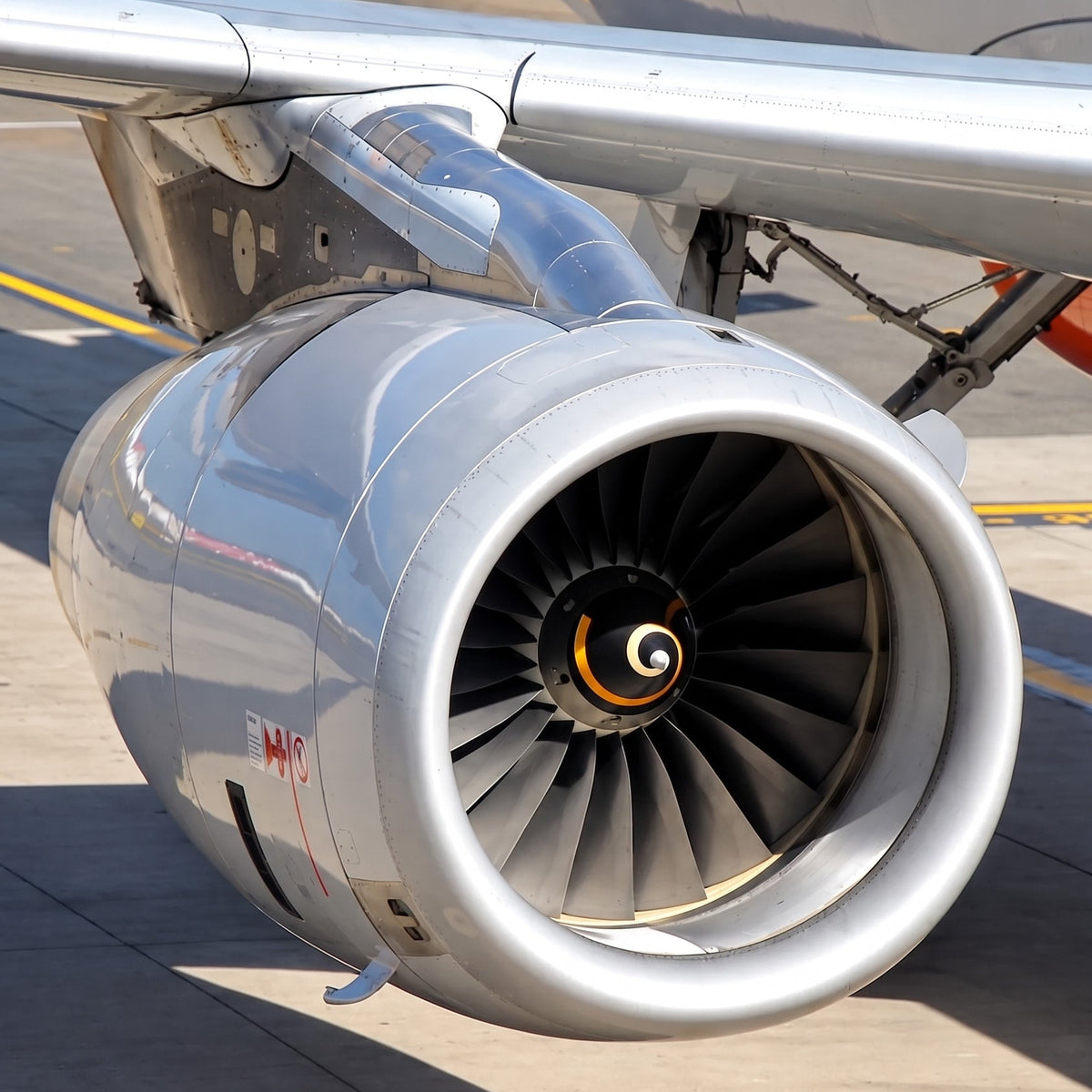 Aircraft engine fan as inspiration for the Skypak INTAKE dining table