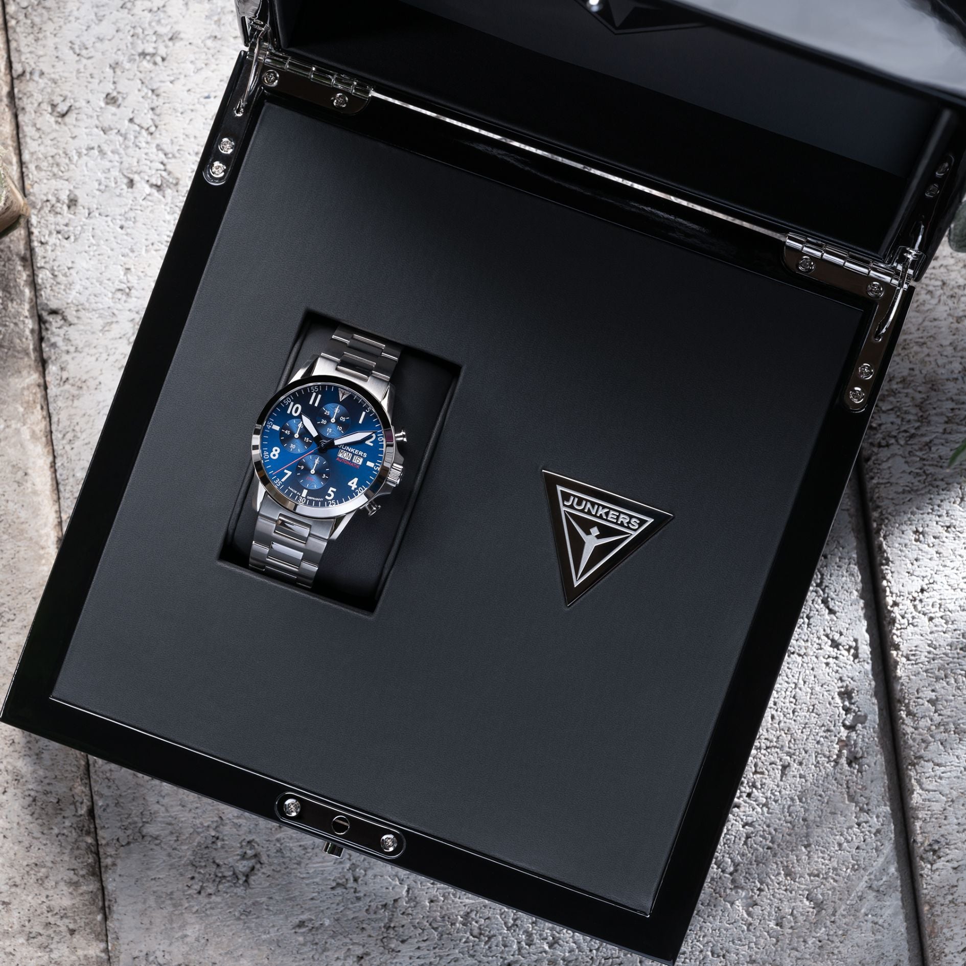 JU 52 Aviator Chronograph Blau M